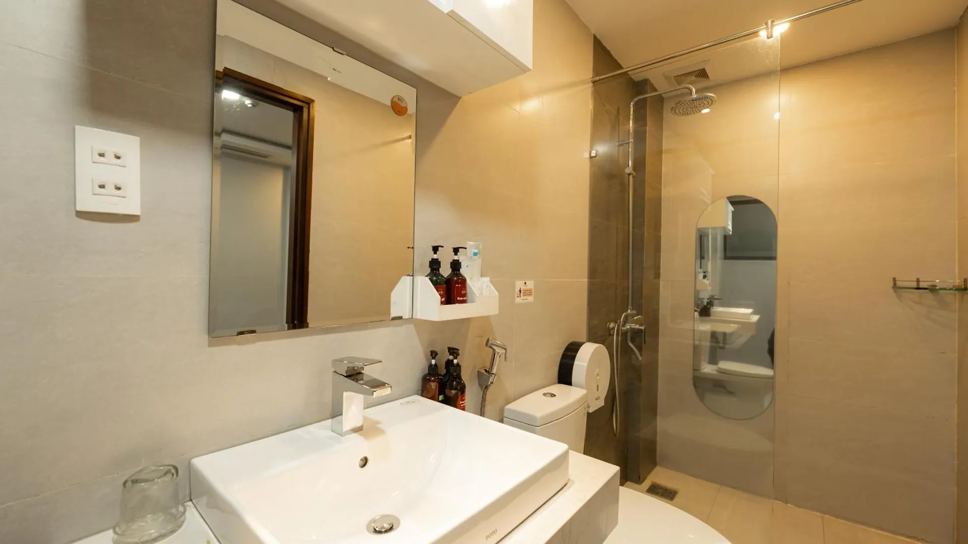 Dao Tien Hotel - Le Van Huu Da Nang 0*,  Vietnam